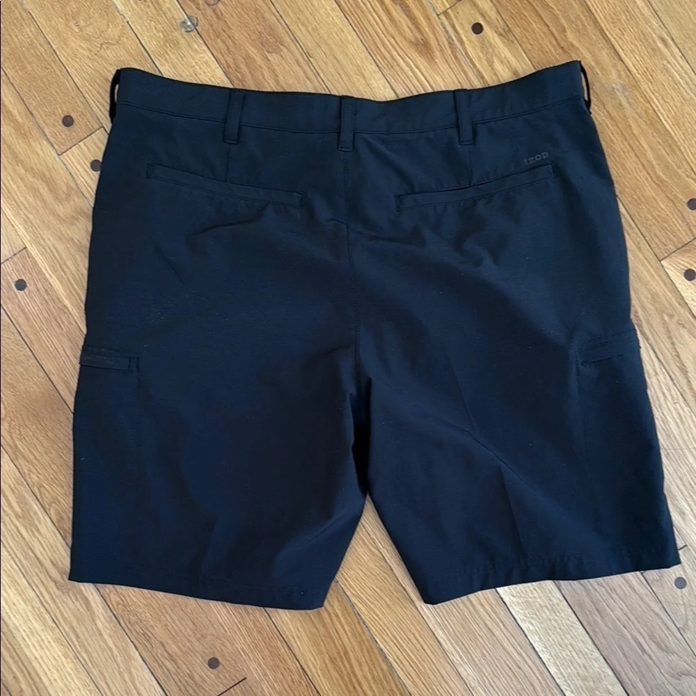 IZOD Men 38 Golf Shorts Black Zipper Cargo Pockets 10